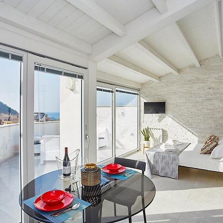 Porta Del Golfo Apartments & Suites Кастелламмаре-дель-Голфо Экстерьер фото