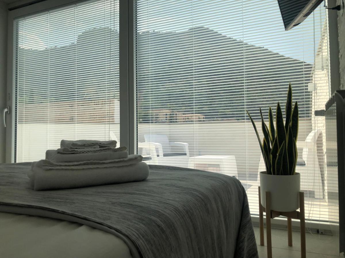 Porta Del Golfo Apartments & Suites Кастелламмаре-дель-Голфо Экстерьер фото