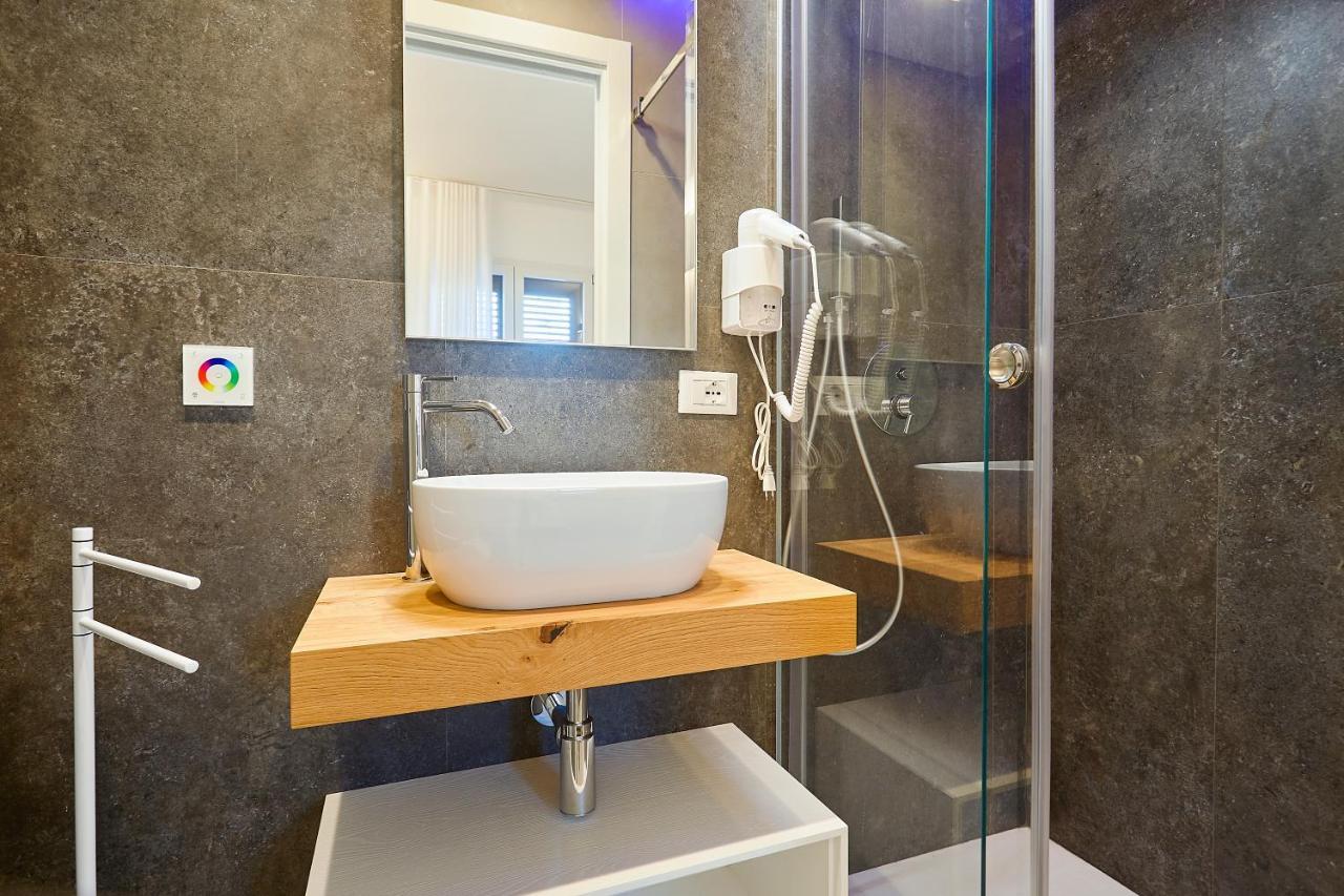 Porta Del Golfo Apartments & Suites Кастелламмаре-дель-Голфо Экстерьер фото