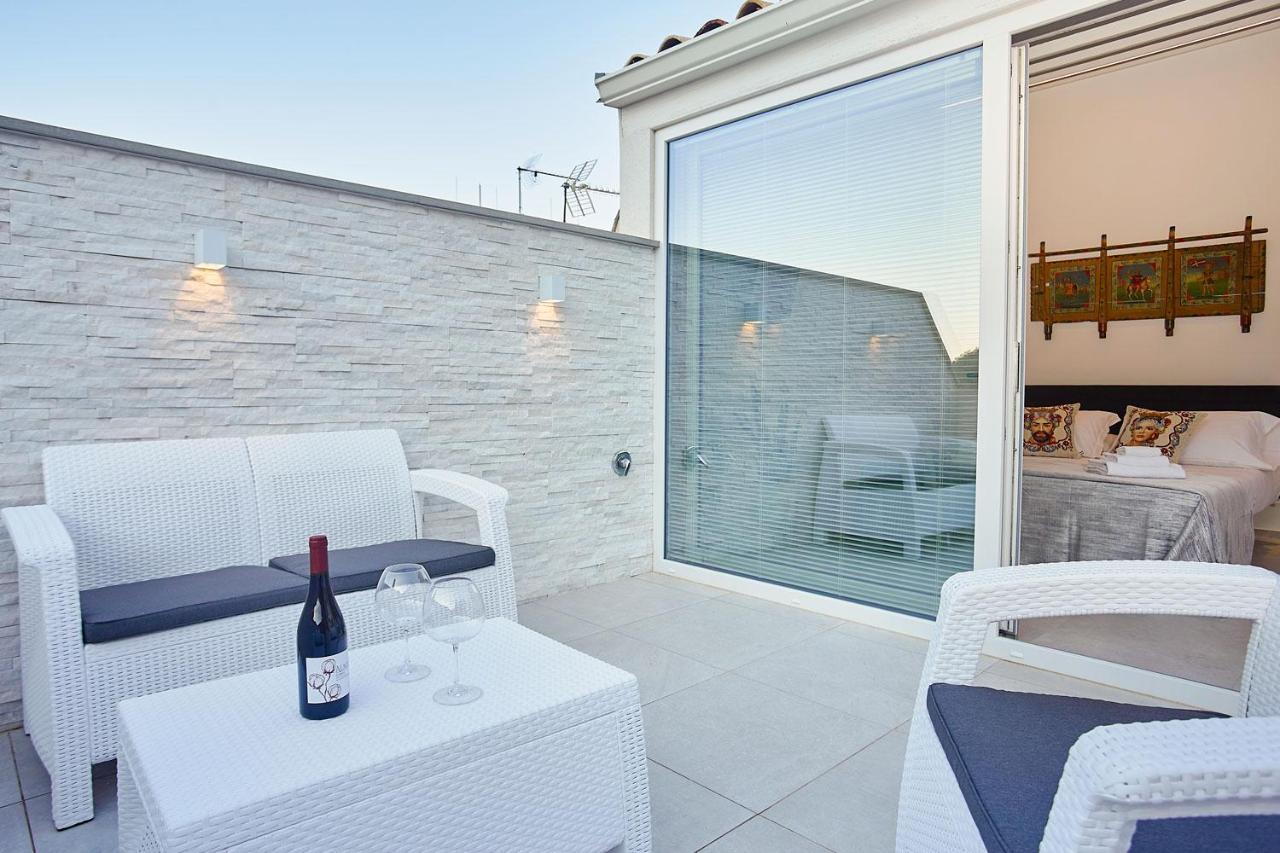 Porta Del Golfo Apartments & Suites Кастелламмаре-дель-Голфо Экстерьер фото